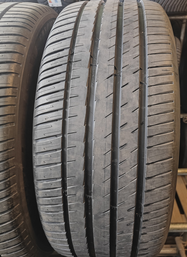 275/45R22 112V MICHELIN PILOT SPORT EV XL (50 km ajetut, UUDEN TAKUU)