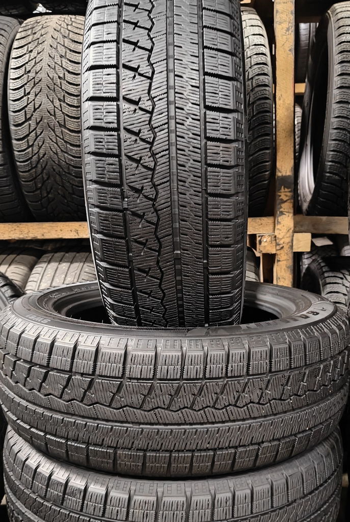 205/60R16 SAILUN ICE BLAZER  (vähän ajetut)